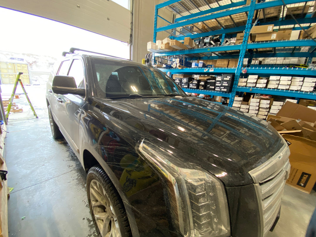 Thule WingBar Edge Roof Rack Installation on a 2019 Cadillac Escalade